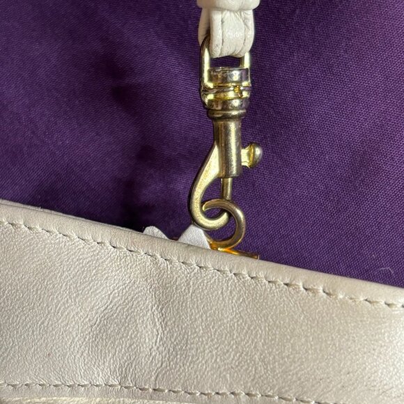 Vintage 80s Etienne Aigner Leather Crossbody Handbag White Gold Removable Strap - Picture 8 of 8